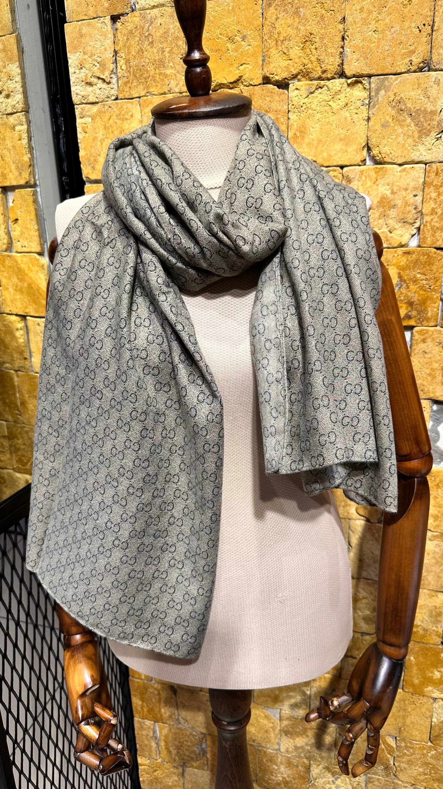 GG- Shawl