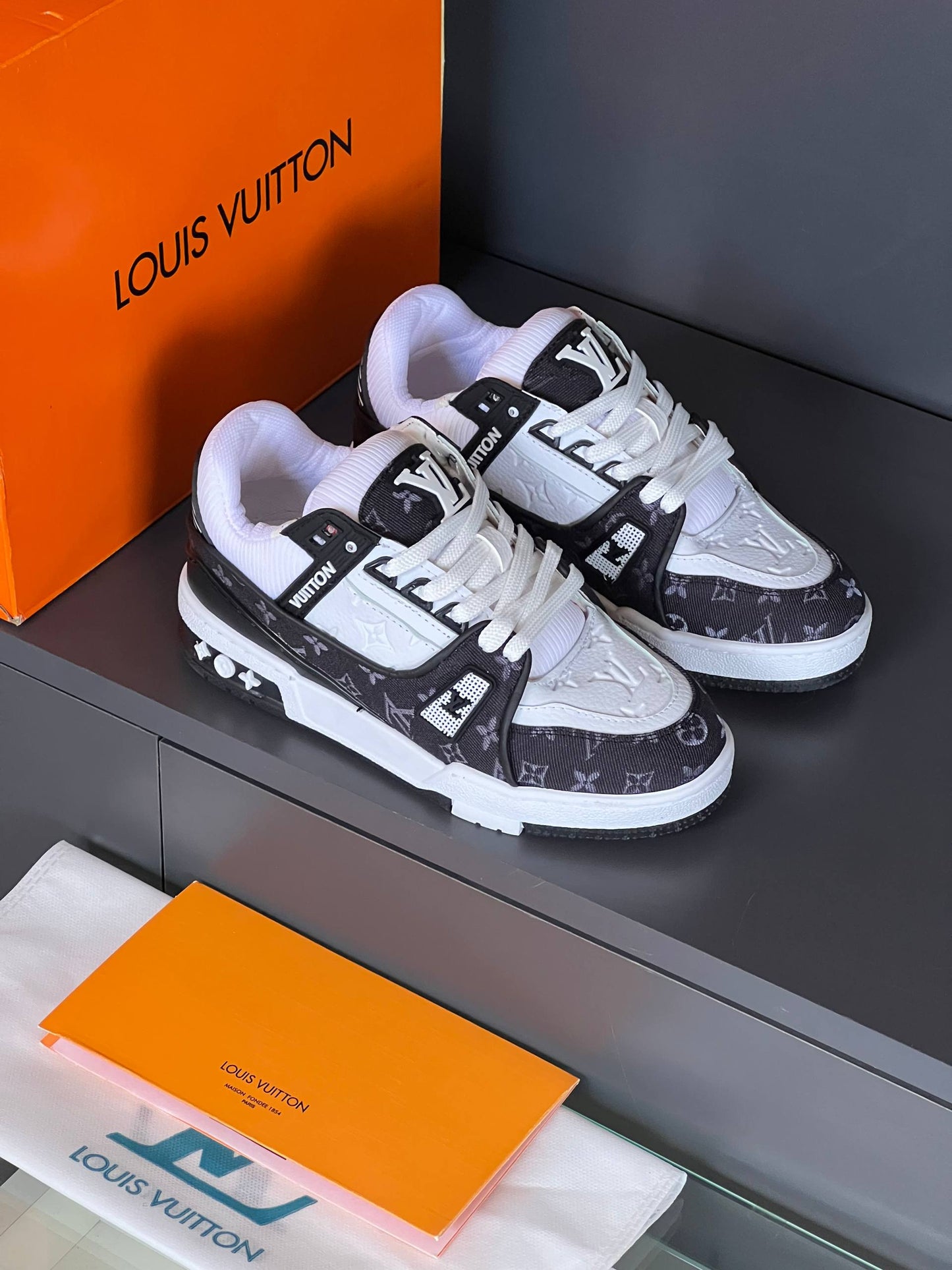 Lvs- Shoes