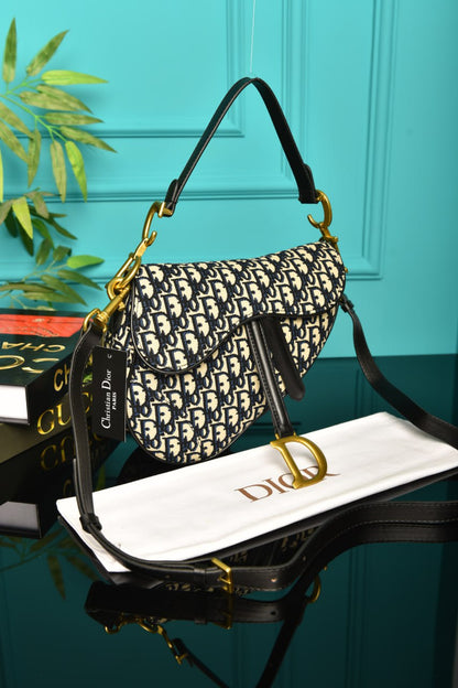CD - Saddle Bag