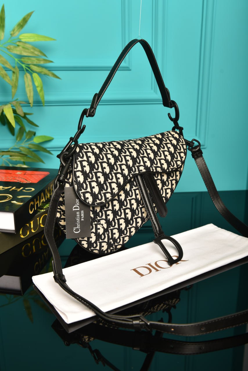 CD - Saddle Bag