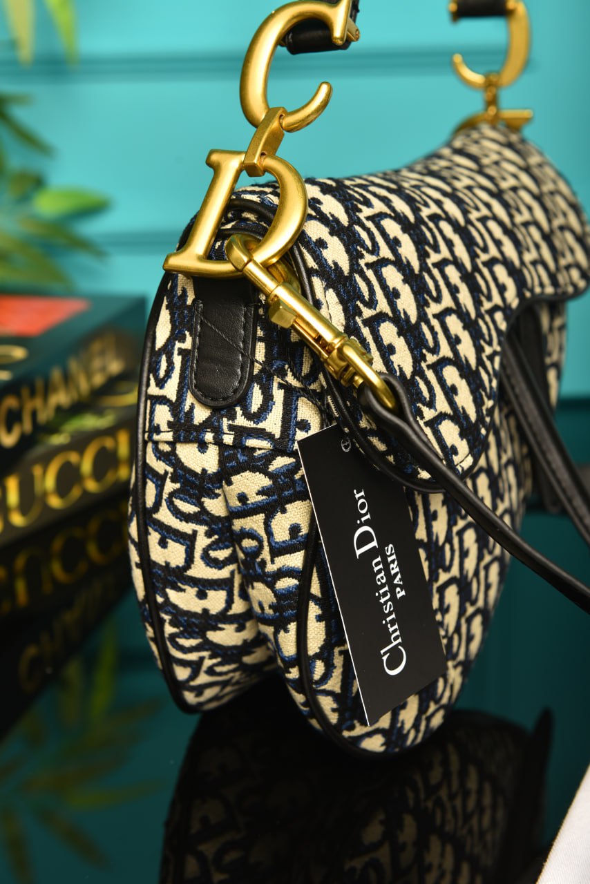 CD - Saddle Bag