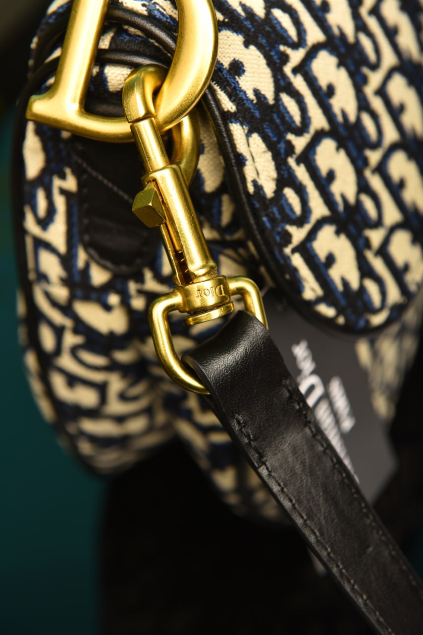 CD - Saddle Bag