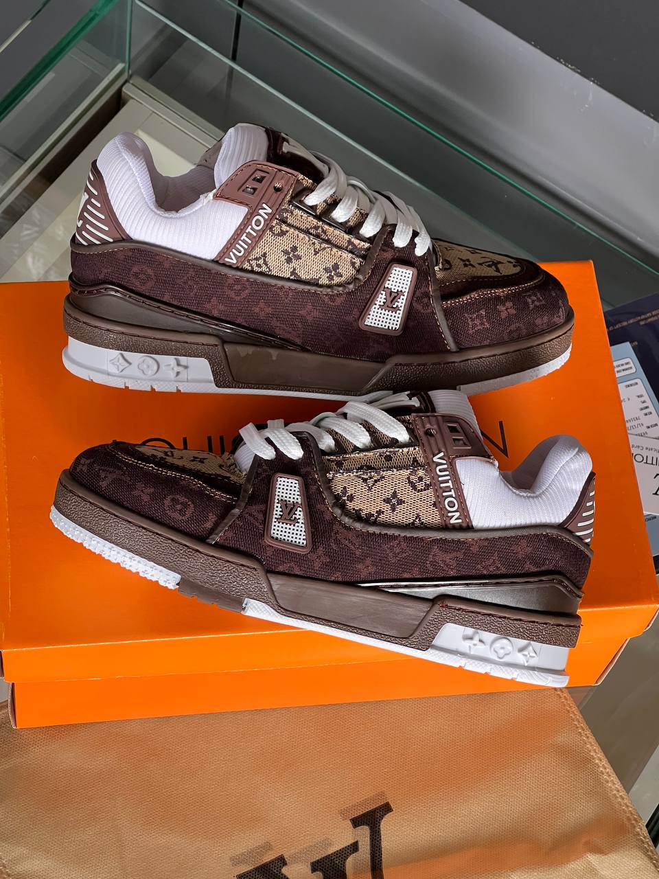 Lvs- Shoes
